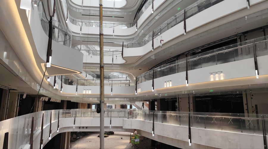 廣州金融城君超商場GRG中庭攔河完工落地案例賞析