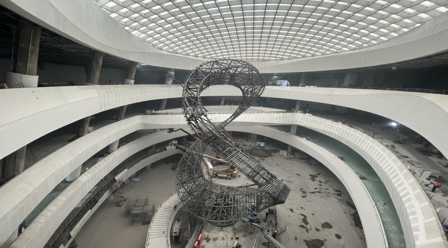 GRG中庭攔河造型