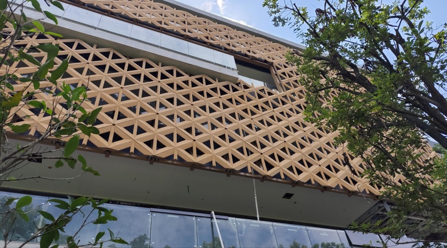 惠州茶葉產業(yè)園彩色UHPC鏤空幕墻板工程案例 惠州茶葉產業(yè)園彩色UHPC鏤空幕墻板工程案例