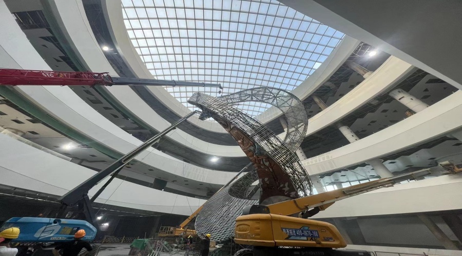 GRG中庭攔河造型